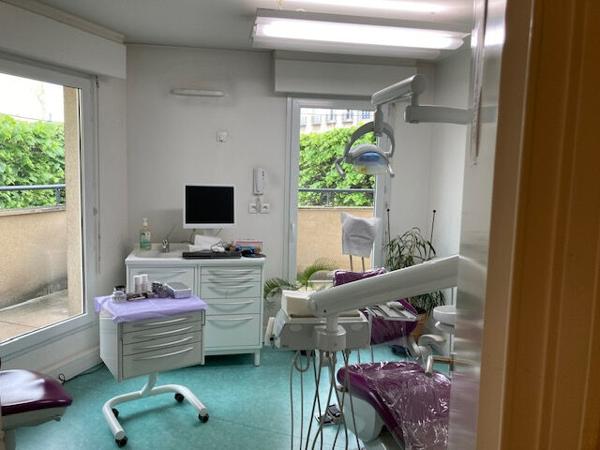 Bureaux en pied de Gare RER