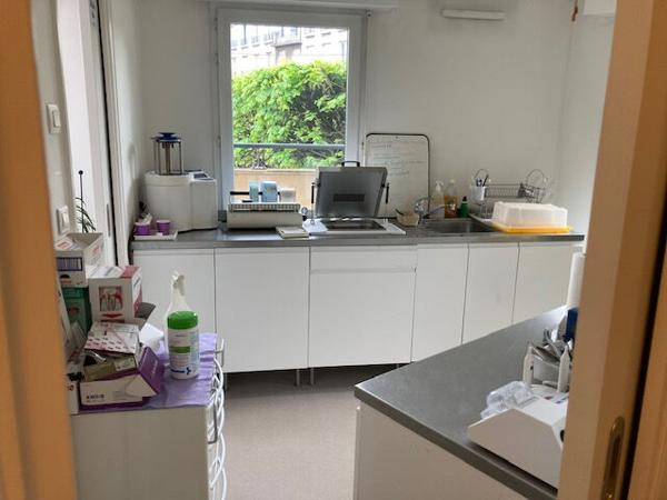 Bureaux en pied de Gare RER