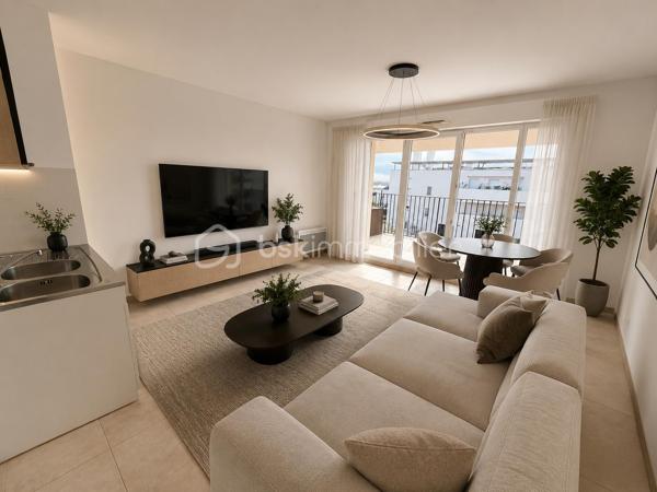 À VENDRE – Appartement T2 de 41 m² avec terrasse et parking à Sète

Situé à Sète, à proximité du littoral et des commodités, cet appartement T2 d’environ 41 m² bénéficie d’un environnement agréable et d’une configuration fonctionnelle.

Implanté au 2ᵉ étage avec ascenseur d’une résidence récente et sécurisée construite en 2016, le bien se compose d’une pièce de vie lumineuse avec cuisine ouverte, d’une chambre indépendante ainsi que d’une salle d’eau avec WC.

Le séjour s’ouvre sur une terrasse d’environ 7 m², offrant un espace extérieur appréciable au quotidien. Un balcon d’environ 2 m² vient compléter l’ensemble.

L’appartement dispose également d’une place de stationnement privative en sous-sol, un véritable atout dans ce secteur.

Sa proximité avec la mer et les plages de Sète, associée à la présence des commerces et services à proximité, en fait un bien adapté aussi bien à une résidence principale qu’à un pied-à-terre ou à un projet d’investissement locatif.

Les principaux atouts du bien :
– Appartement T2 d’environ 41 m²
– Résidence récente et sécurisée
– 2ᵉ étage avec ascenseur
– Pièce de vie lumineuse
– Terrasse d’environ 7 m²
– Balcon d’environ 2 m²
– Chambre indépendante
– Place de parking privative en sous-sol
– Proximité de la mer, des plages et des commodités

Un bien fonctionnel et agréable à vivre, idéalement situé pour profiter pleinement de Sète et de son littoral.

Visite virtuelle disponible sur demande