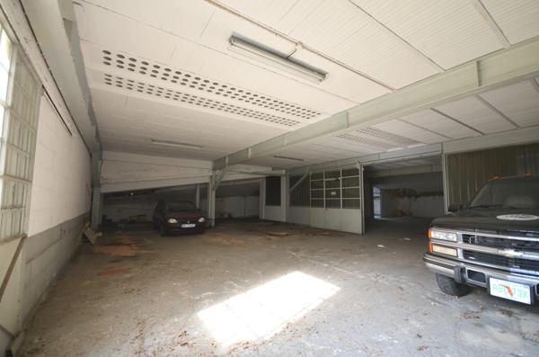 CHATEAU THIERRY (02) centre, à vendre grande maison bourgeoise de 400 m2 habitables avec bâtiment de 800 m2