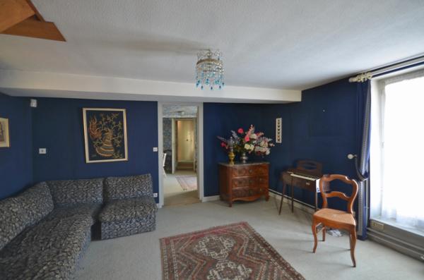 CHATEAU THIERRY (02) centre, à vendre grande maison bourgeoise de 400 m2 habitables avec bâtiment de 800 m2