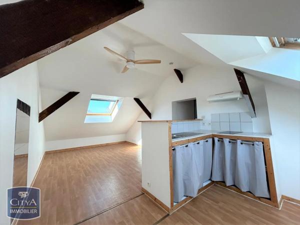 Appartement à louer 2 pièces 28.31m² Corbeil-Essonnes (91100)