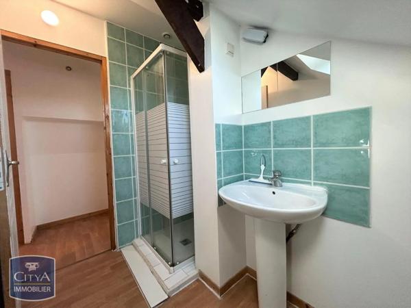 Appartement à louer 2 pièces 28.31m² Corbeil-Essonnes (91100)
