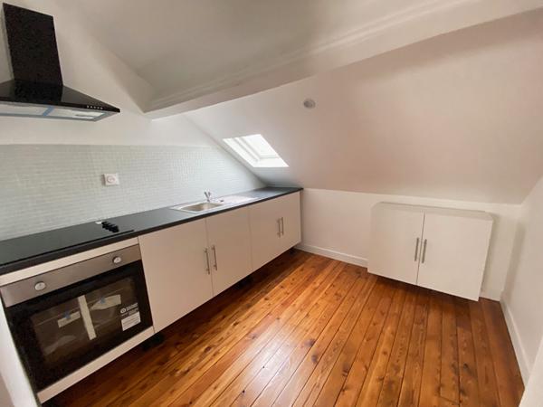 STUDIO  A LOUER PROCHE CENTRE VILLE ET ECOLES  à ST QUENTIN 02100.