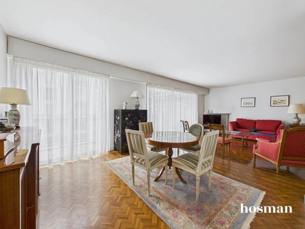 Versailles – Montreuil • Grand 5 pièces traversant de 116 m² • Balcon filant plein soleil • Calme absolu • Parkings en option
