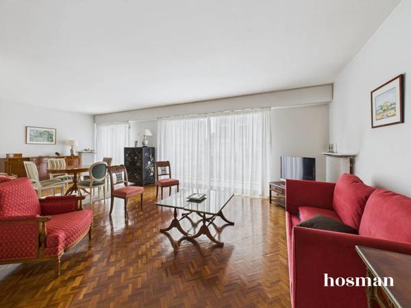 Versailles – Montreuil • Grand 5 pièces traversant de 116 m² • Balcon filant plein soleil • Calme absolu • Parkings en option