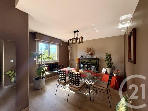 Appartement F7 à vendre  7 pièces - 103,98 m2 TOULON - 83