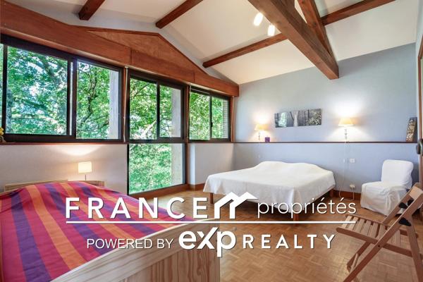 Deux maisons T4 et T3 + grange