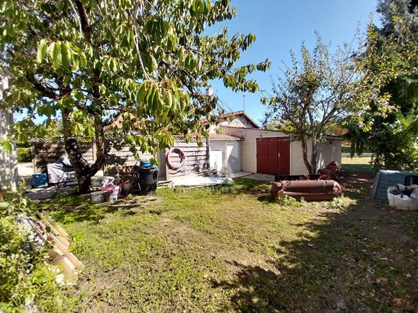 Maison T5 à vendre - CHITENAY - Beaux volumes entièrement rénovés, 2 Chbs, salle bien-être avec SPA (poss. 3ème Chb), dép./Grand garage.