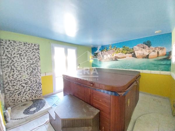 Maison T5 à vendre - CHITENAY - Beaux volumes entièrement rénovés, 2 Chbs, salle bien-être avec SPA (poss. 3ème Chb), dép./Grand garage.