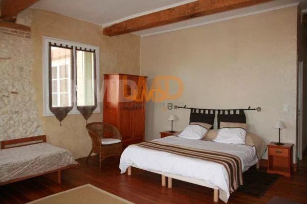 Gîte et chambres d'hôtes 750 m2 + dépendances
