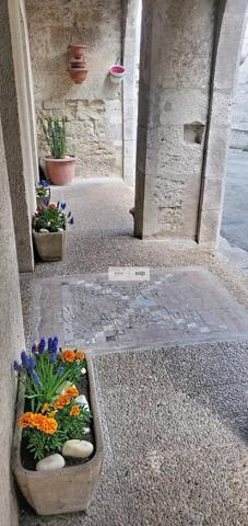 PUYLAROQUE – cœur de bastide, local en pierres 56 m² + cave voûtée