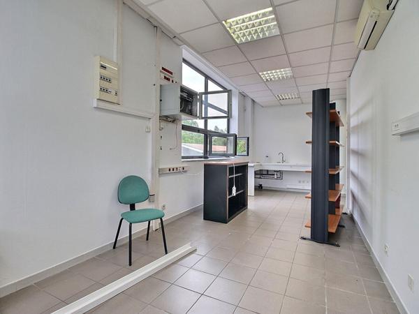 Bureaux à vendre à Avignon - 273,39 m² - Réf. 6176