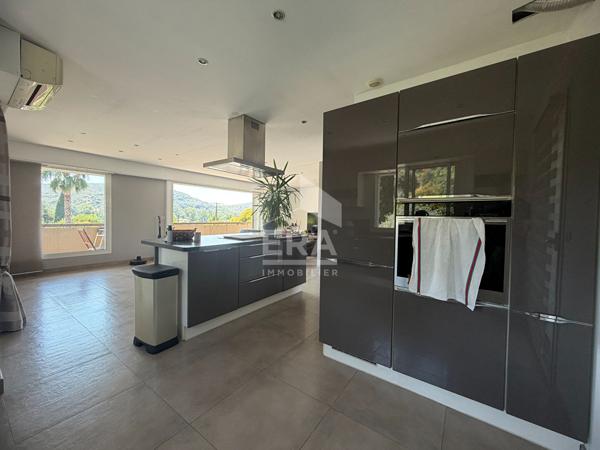 Haut de villa 4 pièces avec piscine et entrée indépendante - Les Caillades