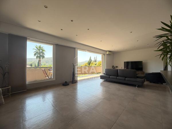 Haut de villa 4 pièces avec piscine et entrée indépendante - Les Caillades