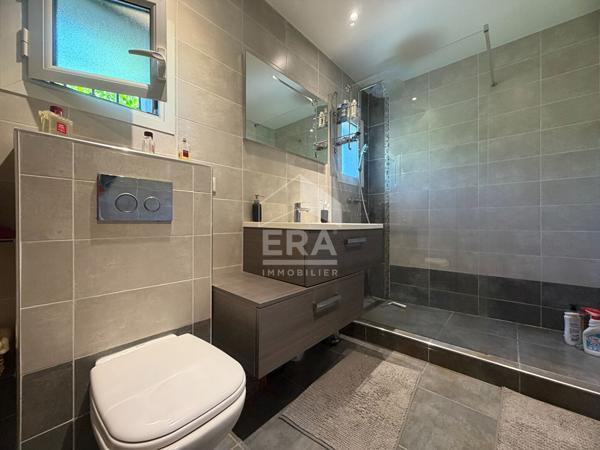 Haut de villa 4 pièces avec piscine et entrée indépendante - Les Caillades