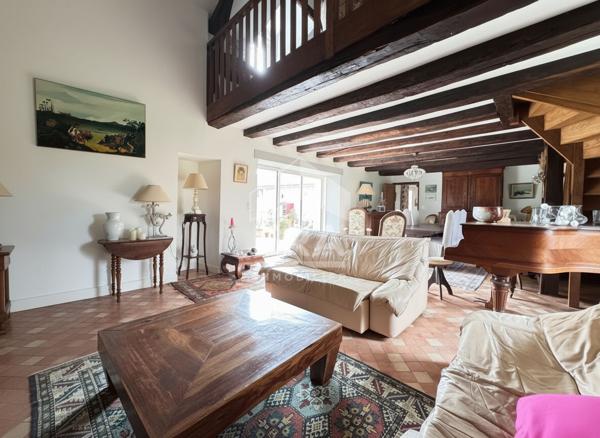 A VENDRE MAISON ANCIENNE DE TYPE 4 AVECDEPENDANCES ET 14.507M² DE TERRAIN