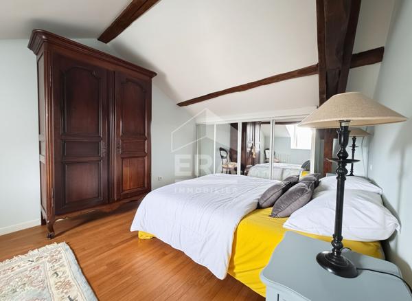 A VENDRE MAISON ANCIENNE DE TYPE 4 AVECDEPENDANCES ET 14.507M² DE TERRAIN