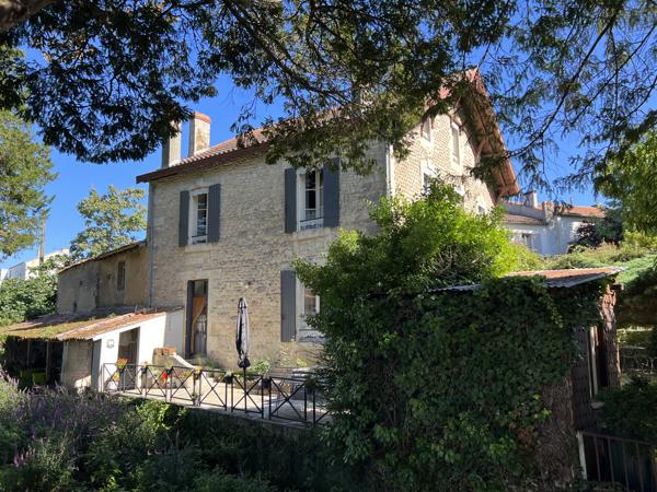Maison atout charme st jean d'Angély Saint-Jean-d'Angély (17400)