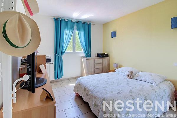 A VENDRE FLAYOSC Maison 3 chambres PISCINE GARAGE sur terrain de 1200 m² clos