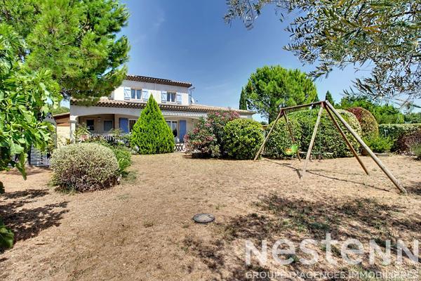 A VENDRE FLAYOSC Maison 3 chambres PISCINE GARAGE sur terrain de 1200 m² clos