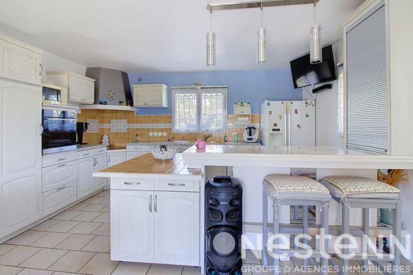 A VENDRE FLAYOSC Maison 3 chambres PISCINE GARAGE sur terrain de 1200 m² clos