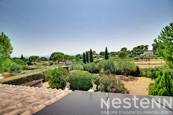 A VENDRE FLAYOSC Maison 3 chambres PISCINE GARAGE sur terrain de 1200 m² clos