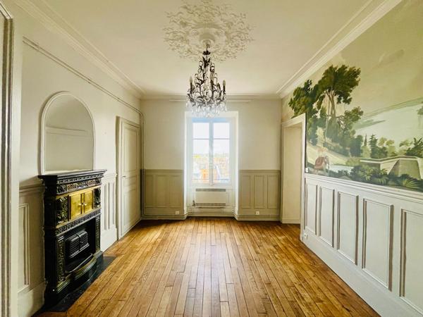 «Versailles Quartier Notre-Dame » Bel appartement familial de 105,77 m², 4 chambres, Charme de l'ancien § Loyer 2 500 €/mois charges comprises **  - Référence  28341