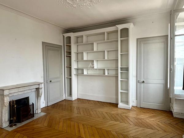 «Versailles Quartier Notre-Dame » Bel appartement familial de 105,77 m², 4 chambres, Charme de l'ancien § Loyer 2 500 €/mois charges comprises **  - Référence  28341