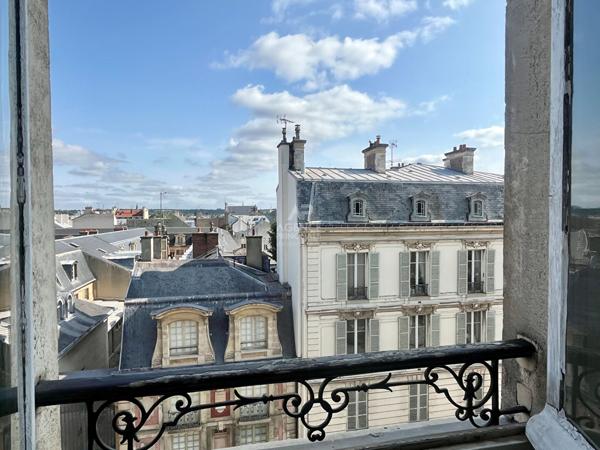 «Versailles Quartier Notre-Dame » Bel appartement familial de 105,77 m², 4 chambres, Charme de l'ancien § Loyer 2 500 €/mois charges comprises **  - Référence  28341