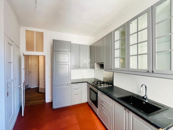 «Versailles Quartier Notre-Dame » Bel appartement familial de 105,77 m², 4 chambres, Charme de l'ancien § Loyer 2 500 €/mois charges comprises **  - Référence  28341