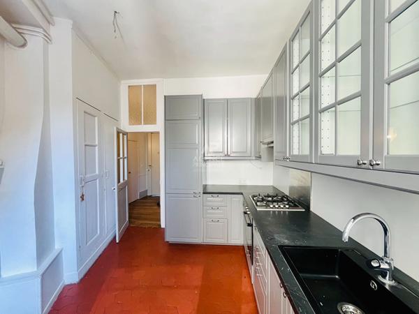 «Versailles Quartier Notre-Dame » Bel appartement familial de 105,77 m², 4 chambres, Charme de l'ancien § Loyer 2 500 €/mois charges comprises **  - Référence  28341