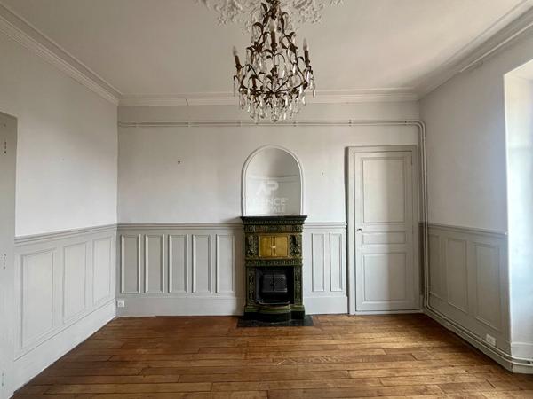 «Versailles Quartier Notre-Dame » Bel appartement familial de 105,77 m², 4 chambres, Charme de l'ancien § Loyer 2 500 €/mois charges comprises **  - Référence  28341