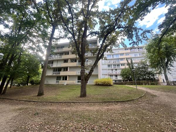 Appartement Cergy 4 pièce(s) 82.45 m2 €219 000 ** - Référence 11066
