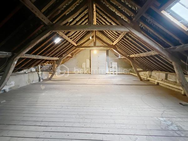 CORPS DE FERME AVEC HANGARS  ET PATURE

Amoureux de la nature, d'espace et de grands projets, cet ensemble immobilier est idéal  :  ce corps de ferme a un très gros potentiel, idéalement pour une activité équestre, artisanale ou projet familial en pleine nature ...

A proximité immédiate de l'autoroute A26, cette propriété dispose d'une maison principale de plain pied , de nombreuses dépendances, de deux  hangars, petite écurie et pâture, le tout sur presque 7000 m2 !

LA MAISON D'HABITATION  offre de beaux volumes  avec une pièce de vie de plus de 60 m2 avec insert bois, propice aux moments de convivialité,  , trois belles chambres de minimum 15 m2 chacune , une cuisine aménagée, une véranda exposée plein SUD permettant de profiter de la vue sur la cour, une salle de bain mixte, deux autres pièces pouvant faire office de bureau, chambre ou cellier, ainsi qu'une lingerie.

L'étage de 200 m2 est entièrement aménageable et permettrait ainsi de doubler la surface habitable, soit plus de 400 m2 au final !

L'EXTERIEUR : entièrement clos, avec une grande cour centrale, et accessible par trois entrées différentes (dont la principale avec portail motorisé ),  vous offre de multiples perspectives.
Vous y trouverez  : 

double garage avec portes manuelles, 
atelier,
ancienne étable ( environ 60 m2),
un hangar de 400 m2 avec petit espace mezzanine,
ancienne salle de traite,
cave extérieure,
un verger,
un hangar avec un box cheval et petit paddock et accès direct sur une PATURE de 2300 m2

Menuiseries bois double vitrage, chauffage au fuel, insert bois de 2019, assainissement individuel, rafraichissement à prévoir ...

Cet ensemble  s’adresse aussi bien aux passionnés d’équitation, qu’aux porteurs de projets nécessitant de grands volumes de stockage ou d’activité.

CONTACTEZ MOI POUR UNE VISITE