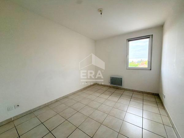 A LOUER 84120 PERTUIS QUARTIER MARIE MAURON APPARTEMENT TYPE 3 PIECES AVEC TERRASSE, GARAGE ET PLACE DE STATIONNEMENT