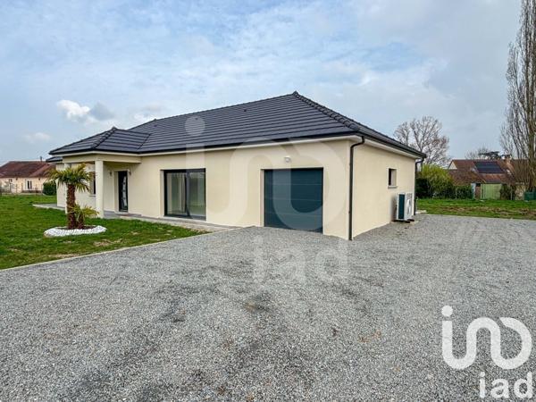 Maison 5 pièces de 131 m² à Vaux (03190)