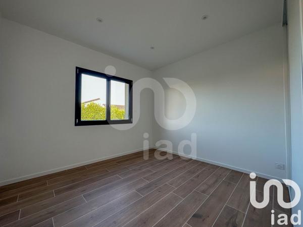 Maison 5 pièces de 131 m² à Vaux (03190)