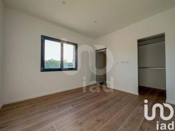 Maison 5 pièces de 131 m² à Vaux (03190)