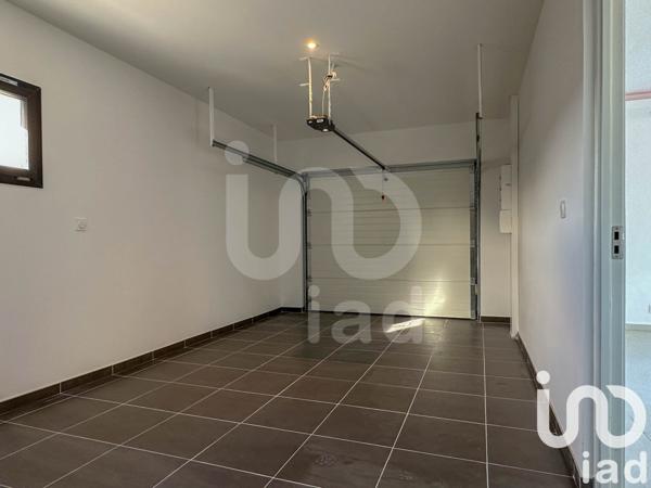 Maison 5 pièces de 131 m² à Vaux (03190)