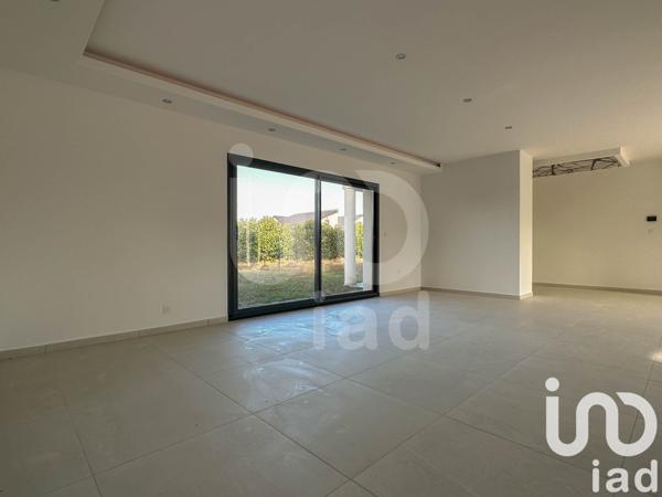 Maison 5 pièces de 131 m² à Vaux (03190)