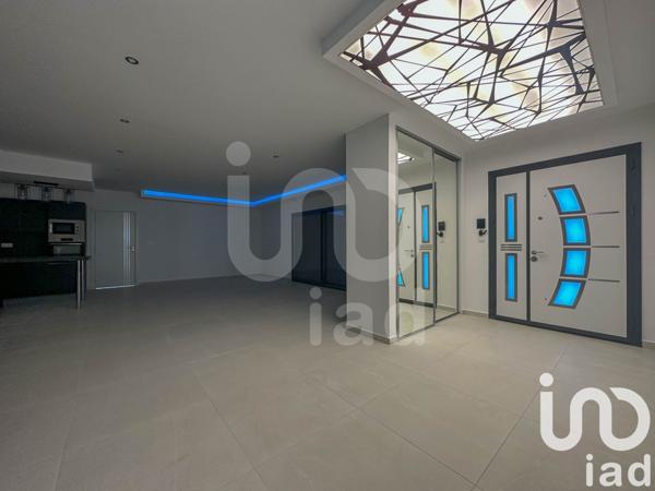 Maison 5 pièces de 131 m² à Vaux (03190)