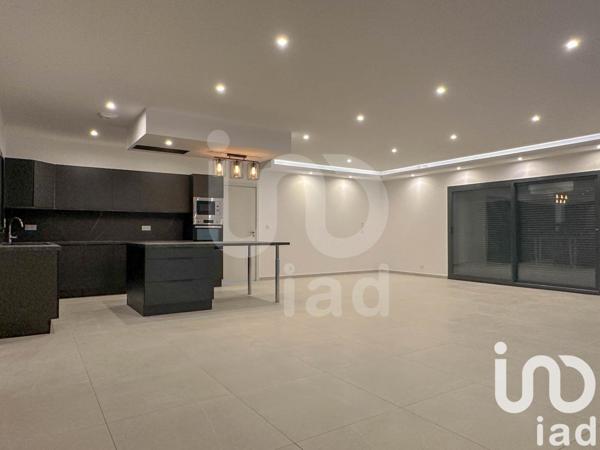 Maison 5 pièces de 131 m² à Vaux (03190)