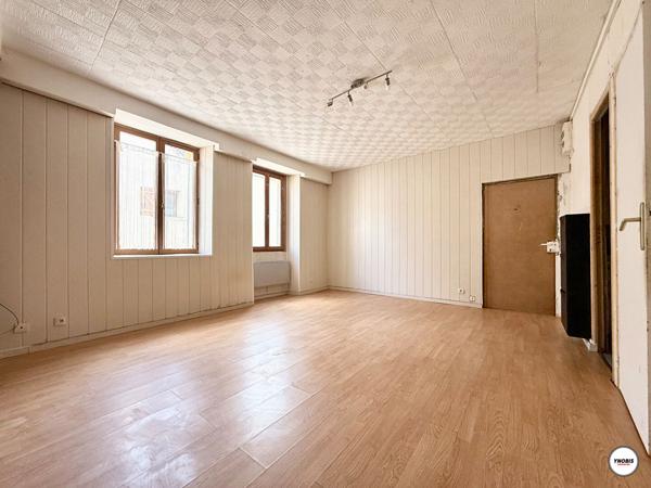 Appartement à rénover - Issou - 3 pièces - 50 m2, Issou 78440