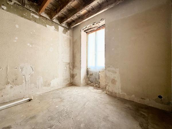 Appartement à rénover - Issou - 3 pièces - 50 m2, Issou 78440