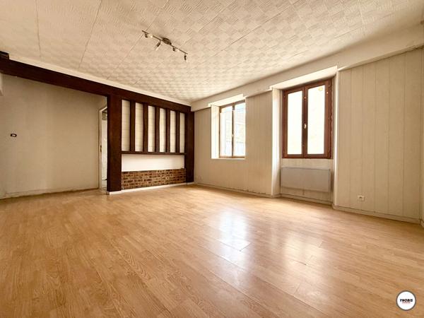 Appartement à rénover - Issou - 3 pièces - 50 m2, Issou 78440