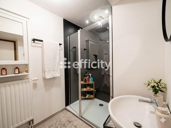 Maison
         5 pièces
        - 95 m² 229 000 € *