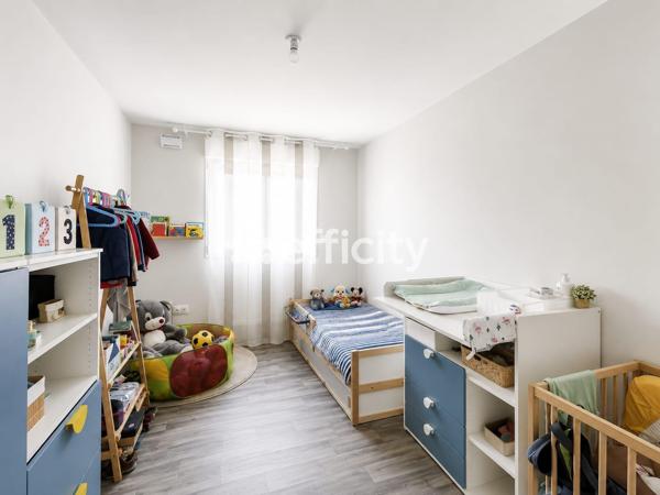 Maison
         5 pièces
        - 95 m² 229 000 € *