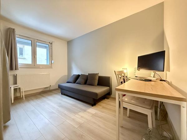 À VENDRE APPARTEMENT 3 PIÈCES AVEC PARKING