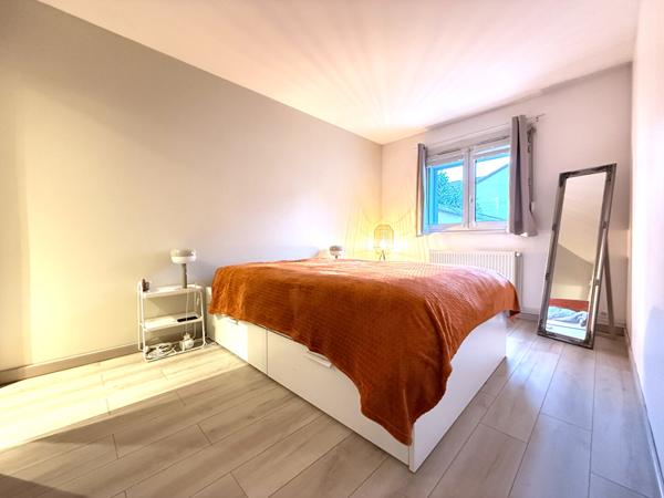 À VENDRE APPARTEMENT 3 PIÈCES AVEC PARKING